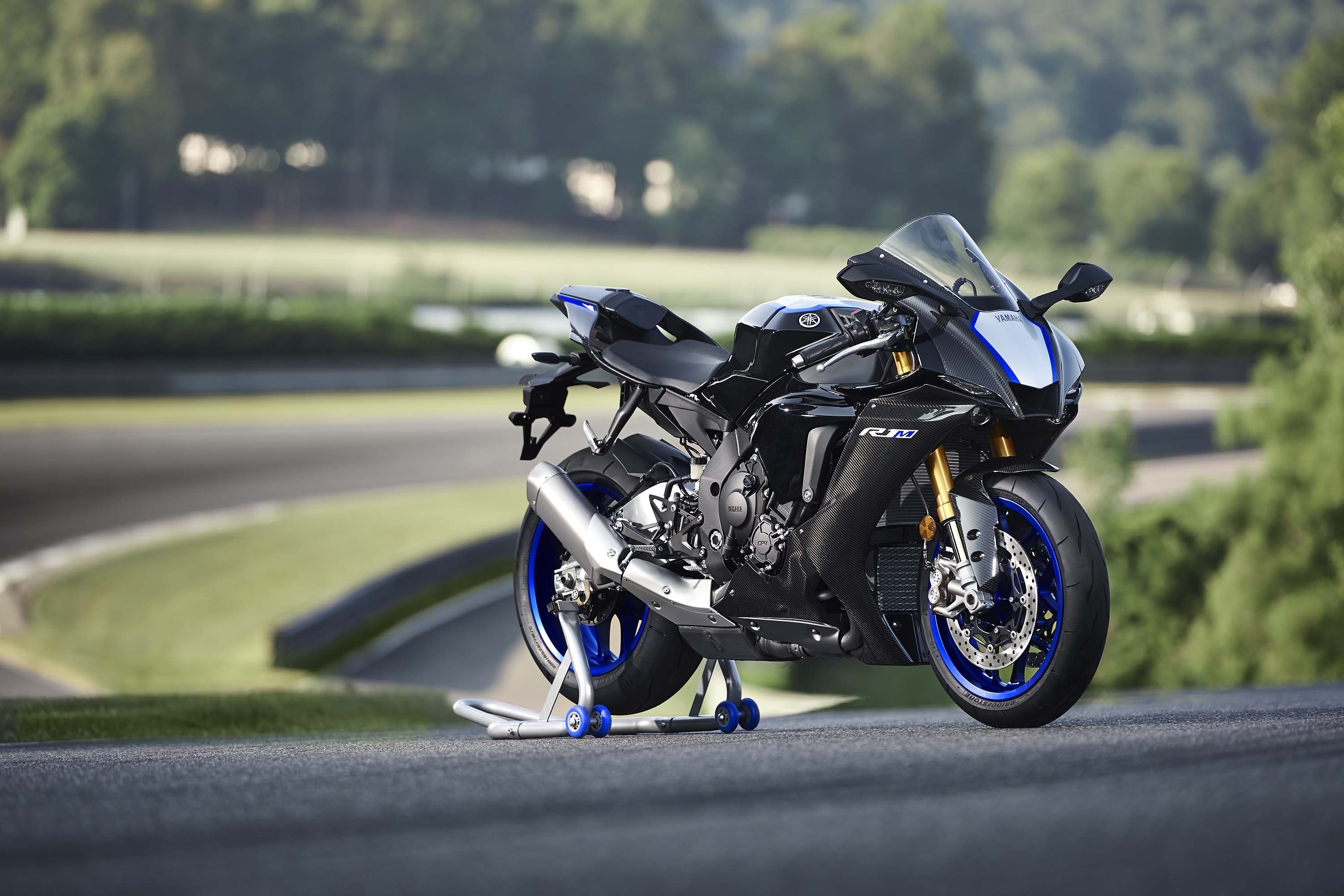 R1M / YZFR1M 2017 Moto Yamaha Motor France Your whole