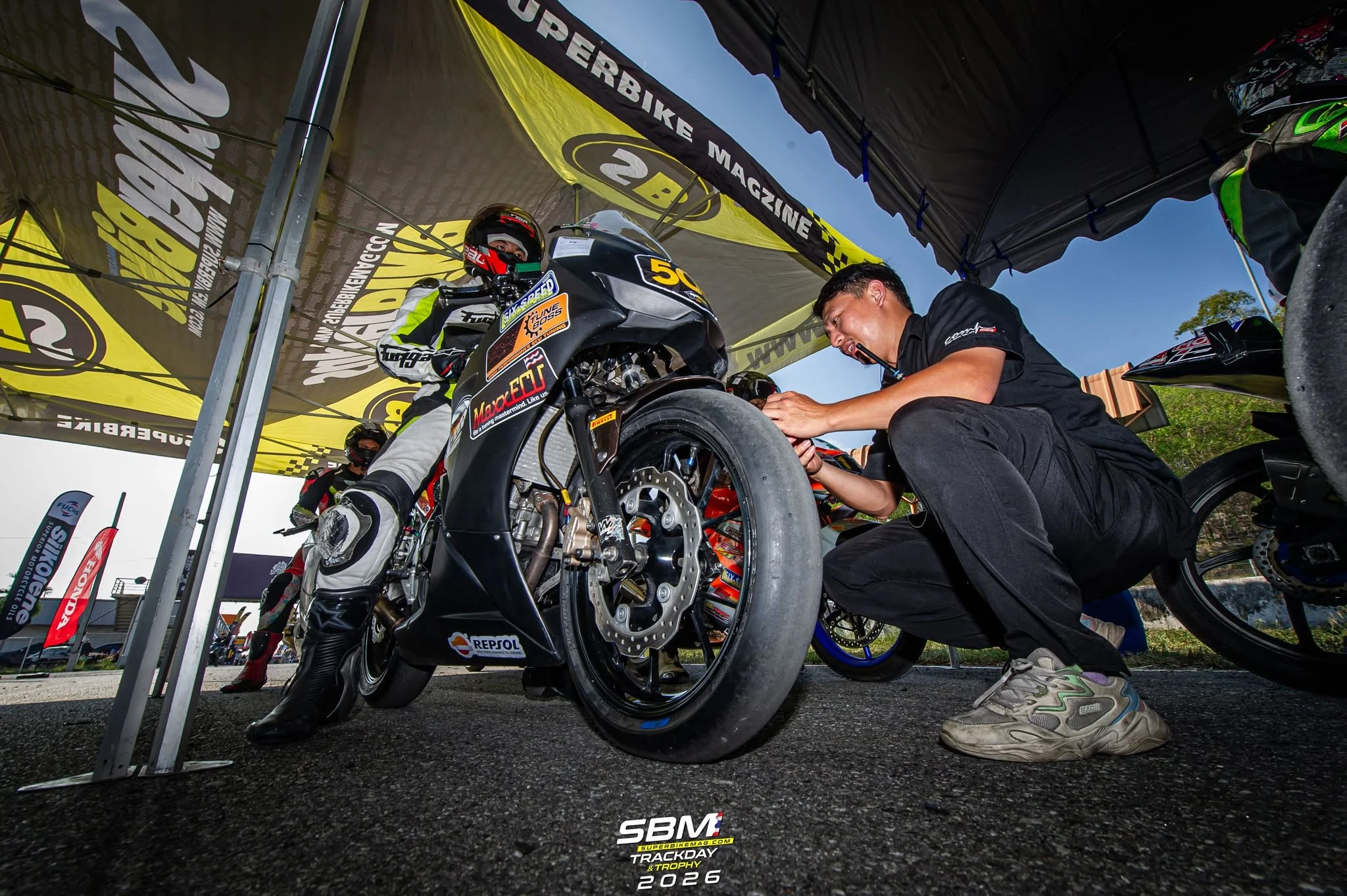 ทีมตรวจสภาพ งานแทรคเดย์ SuperBikeMag