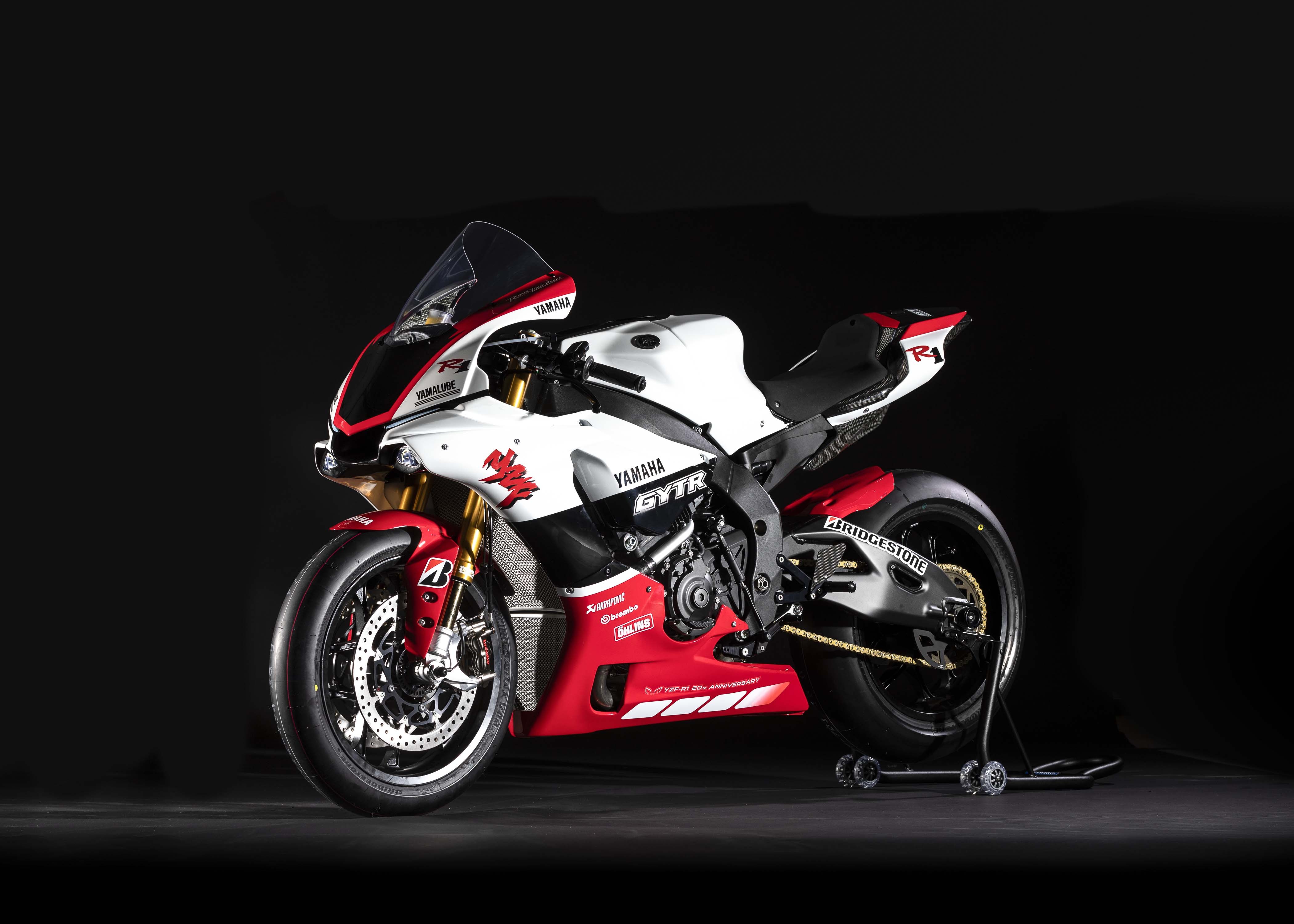 2019 yamaha r1 review