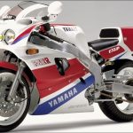 Yamaha FZR750R OW01 (2)