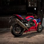 Honda-Fireblade-and-Honda-e-electric-car-001