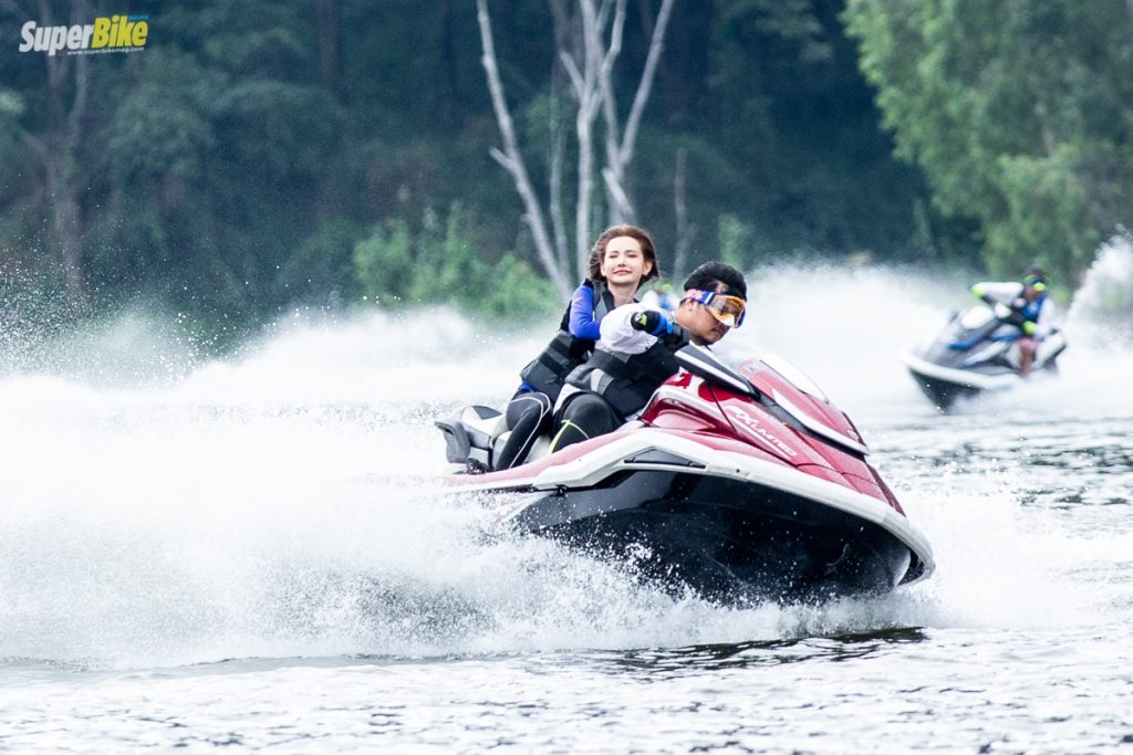 YAMAHA WAVERUNNER