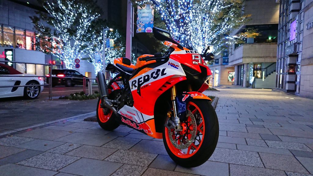 CBR1000RR-R แต่งลาย Repsol 