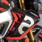 Aprilia Tuono V4 Factory 2021 (4)
