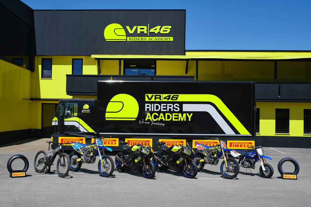 VR46 Riders Academy ไว้ใจดึง Pirelli