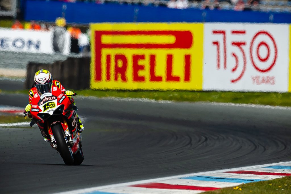ฺBautista แรงไม่แผ่วคว้าชัยเรซ 2 ด้าน Rea คว้าชัยเรซที่ 100 กับ Superpole