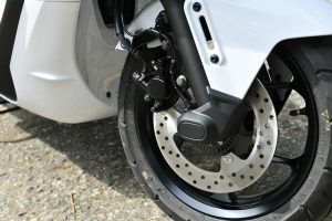รีวิว Yamaha E01