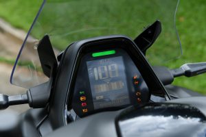 รีวิว Yamaha E01