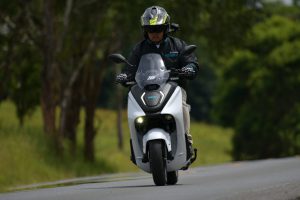 รีวิว Yamaha E01