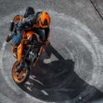 541675_MY24 KTM 390 DUKE_Action_01_ACTION_Action