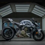 1_Ducati_Streetfighter_Centauro_UC601881_High