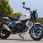 Royal Enfield Guerrilla 450_Brava Blue(7)