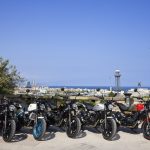 Royal Enfield Guerrilla 450_Yellow Ribbon, Brava Blue, Playa Black, Smoke, Gold Dip(1)