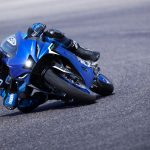 2025-Yamaha-YZF-R125-EU-Icon_Blue-Action-003-03