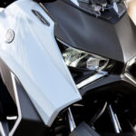 2025-Yamaha-XMAX300ASVH-EU-Detail-004-03