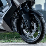 2025-Yamaha-XMAX300ASVH-EU-Detail-015-03