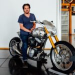 why-keanu-reeves-had-to-convince-gard-hollinger-to-start-arch-motorcycles-1476933923576-2000×1404