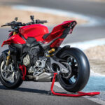 MY25_Ducati_Streetfighter_V4_S_008_UC770314_High