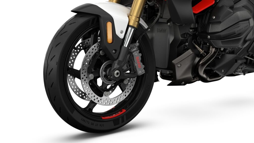 2026 BMW R1300 R