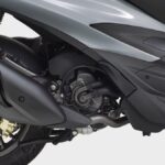 Piaggio_Beverly-310-S_close-up_900x675_Motore_1_11zon