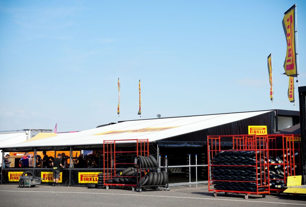 Pirelli ต่ออายุ BSB