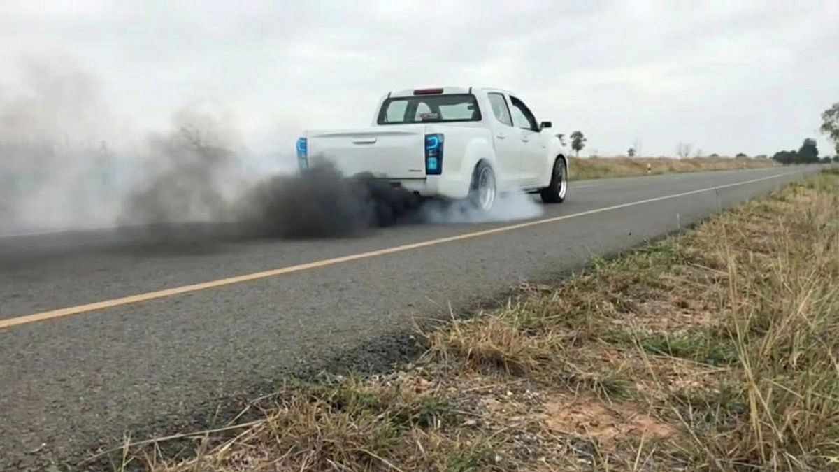 “รถยนต์ควันดำ” ไทยปรับหลักพัน เมืองนอกปรับหลักแสน-เสี่ยงคุก