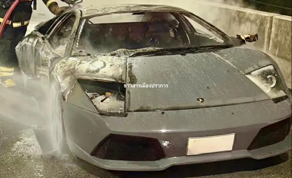 แลมโบ โชว์ไฟ