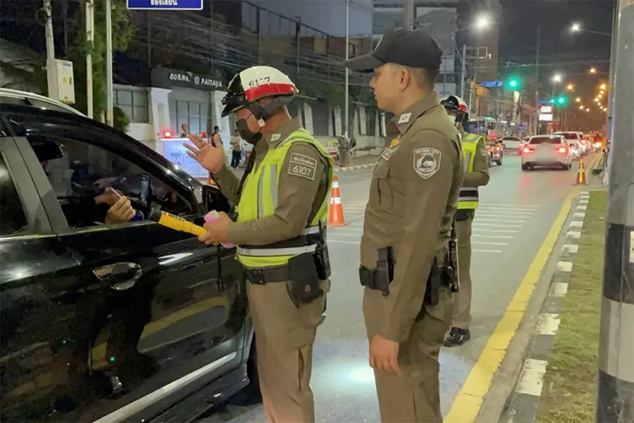 ผิดกฎจราจรตักเตือนก่อนปรับ