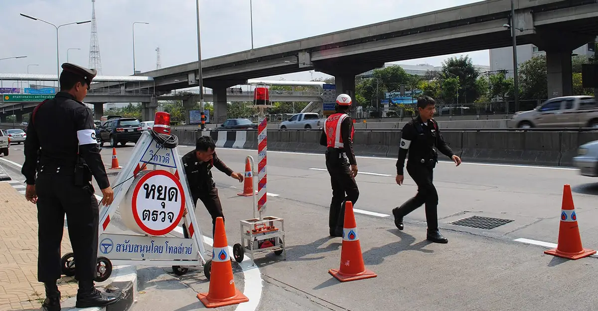 ด่านตรวจจราจร 2569 ความปลอดภัยประชาชน หรือธุรกิจรายได้จากค่าปรับ?