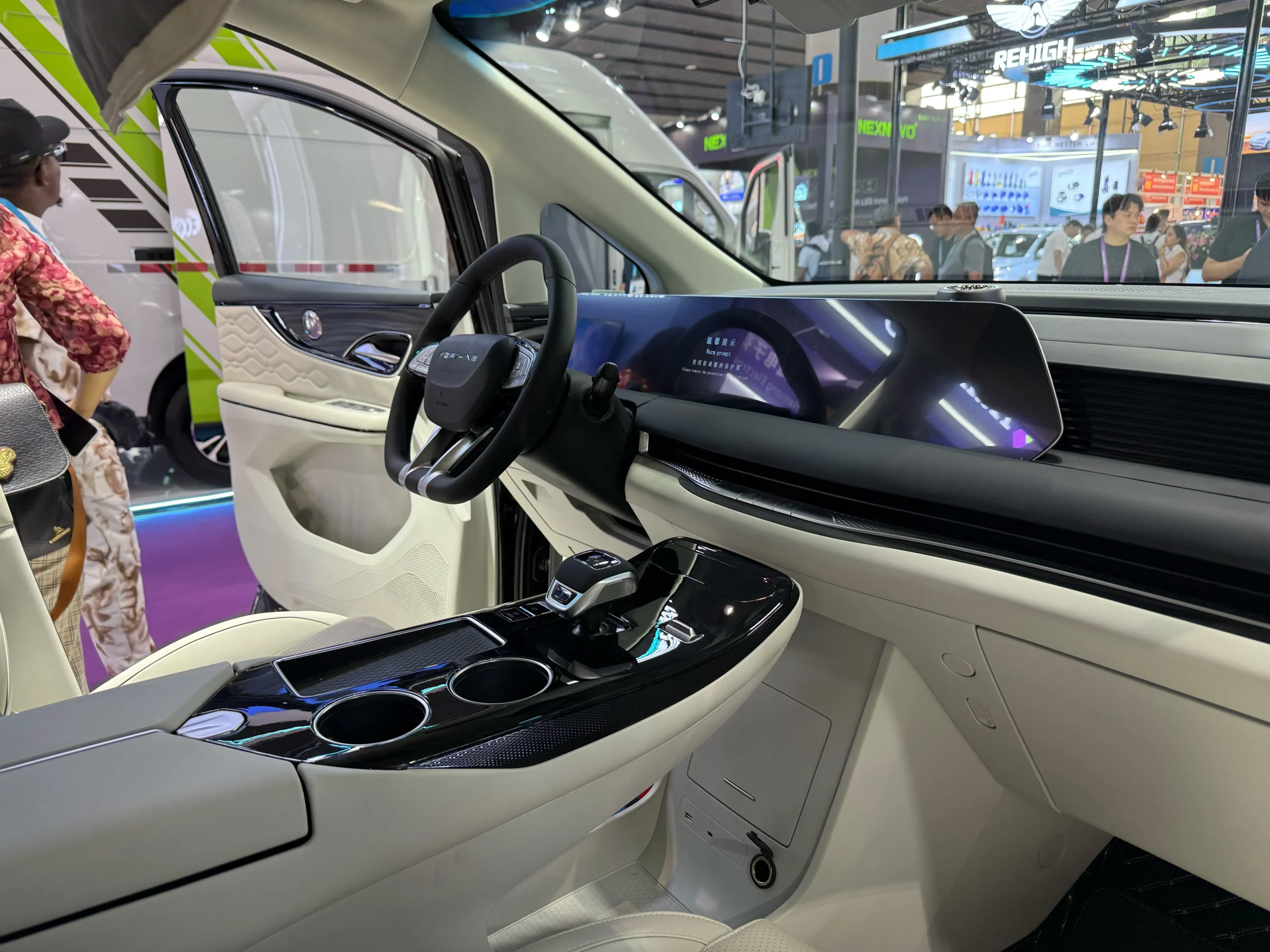 Forthing V9 Camper (3)