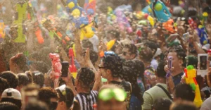 สงกรานต์ น้ำมัน