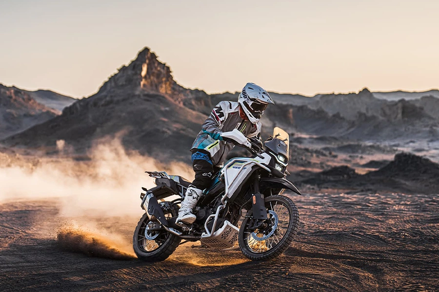 CFMoto 450MT