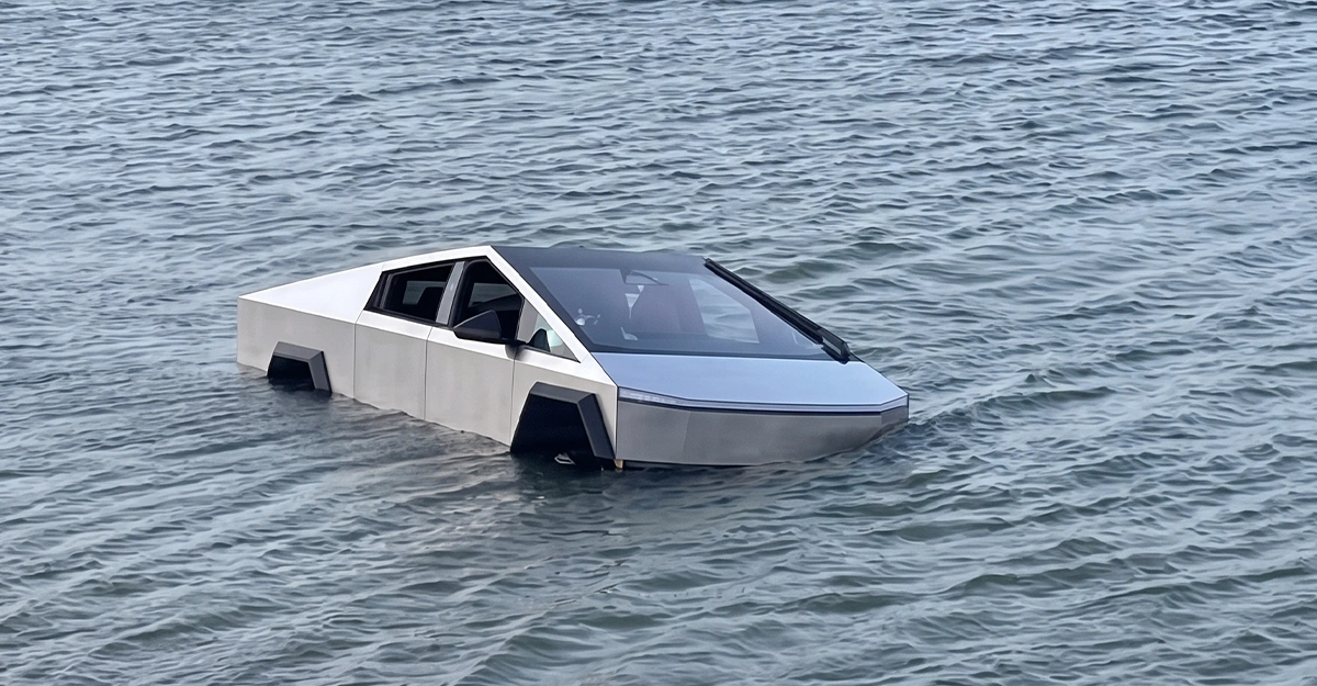 Tesla Cybertruck เทสโหมดลุยน้ำจมทะเลสาบ