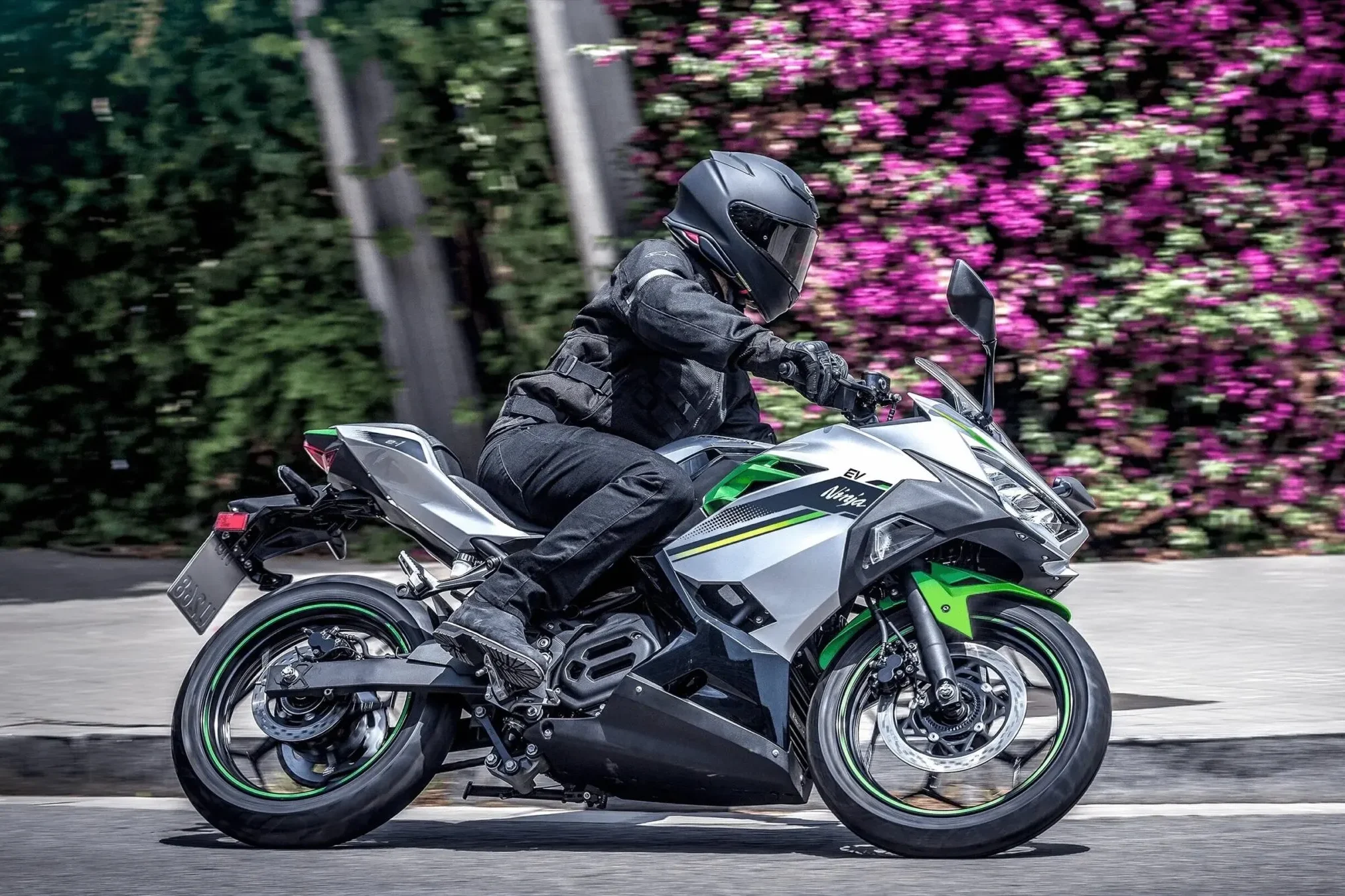 Kawasaki Ninja e-1 ABS 2027
