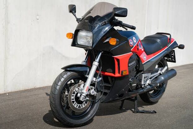 Kawasaki GPZ900R