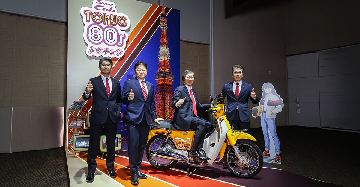 ผู้บริหารไทยฮอนด้า ร่วมถ่ายภาพเปิดตัวรถจักรยานยนต์รุ่นใหม่