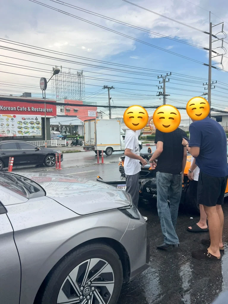 รถชนซูเปอร์คาร์