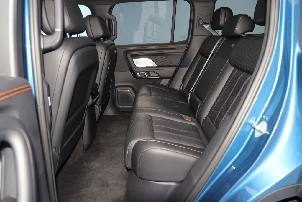 Geely Battleship 700