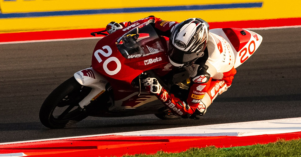 อุ้ม นพรุธพงษ์ Moto4